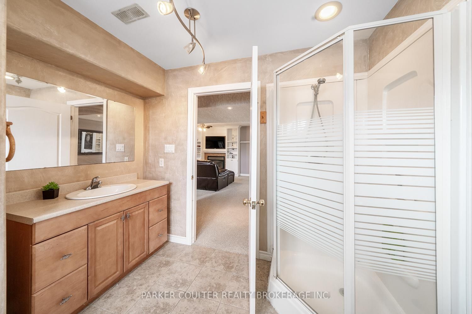 24 Parr Boulevard • Springwater, ON photo 31