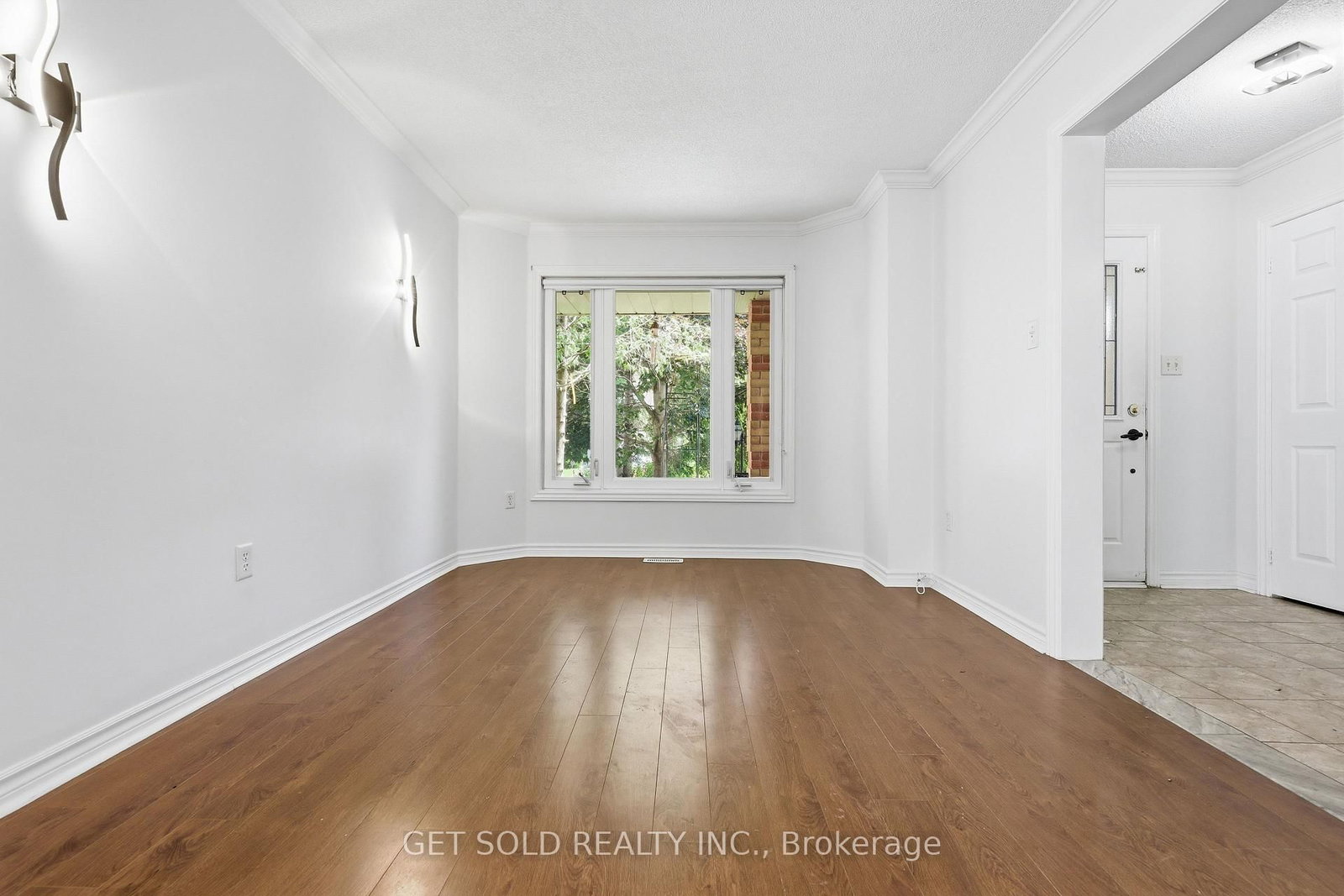 28 Hawkins Drive • Barrie, ON photo 13