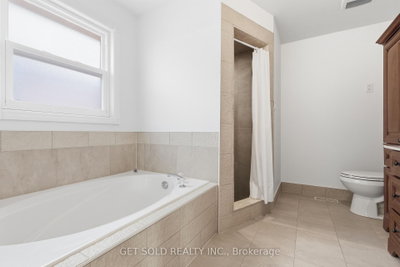 28 Hawkins Drive • Barrie, ON photo 6