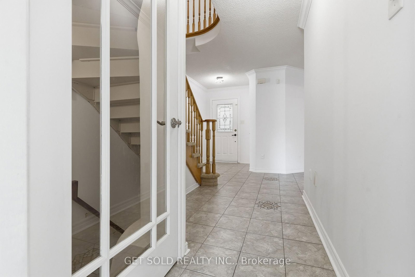 28 Hawkins Drive • Barrie, ON photo 7