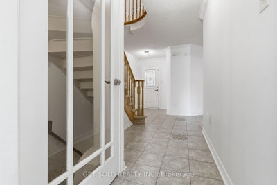 28 Hawkins Drive • Barrie, ON photo 7