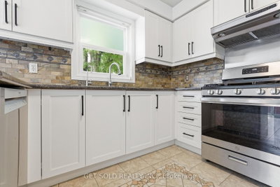 28 Hawkins Drive • Barrie, ON photo 9