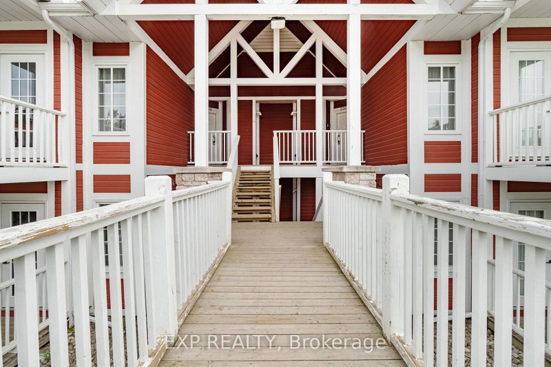 2010/2011 - 90 Highland Drive