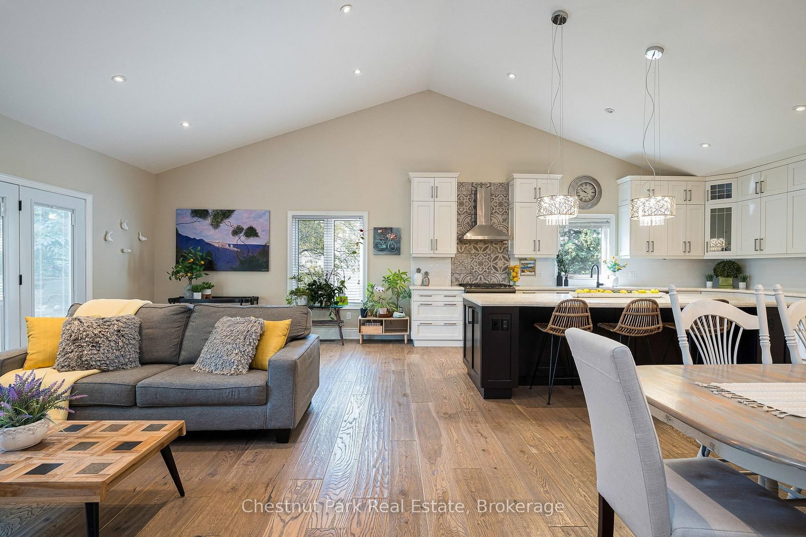 15 Saunders Street • Collingwood, ON photo 12