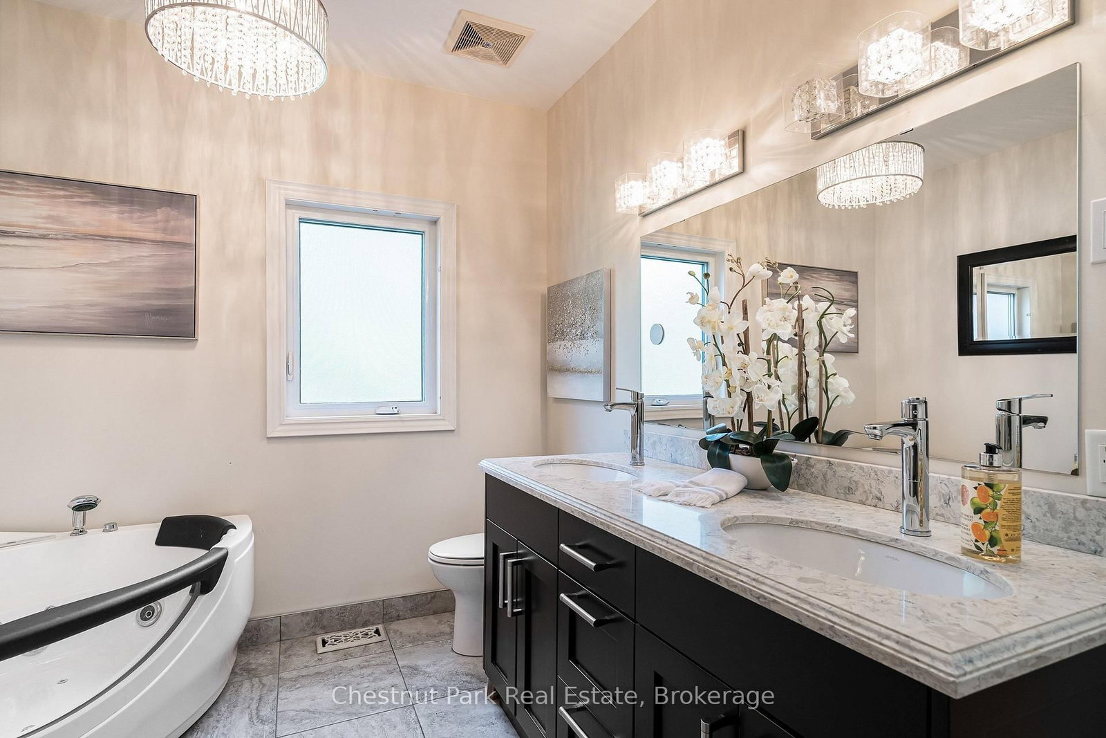 15 Saunders Street • Collingwood, ON photo 24