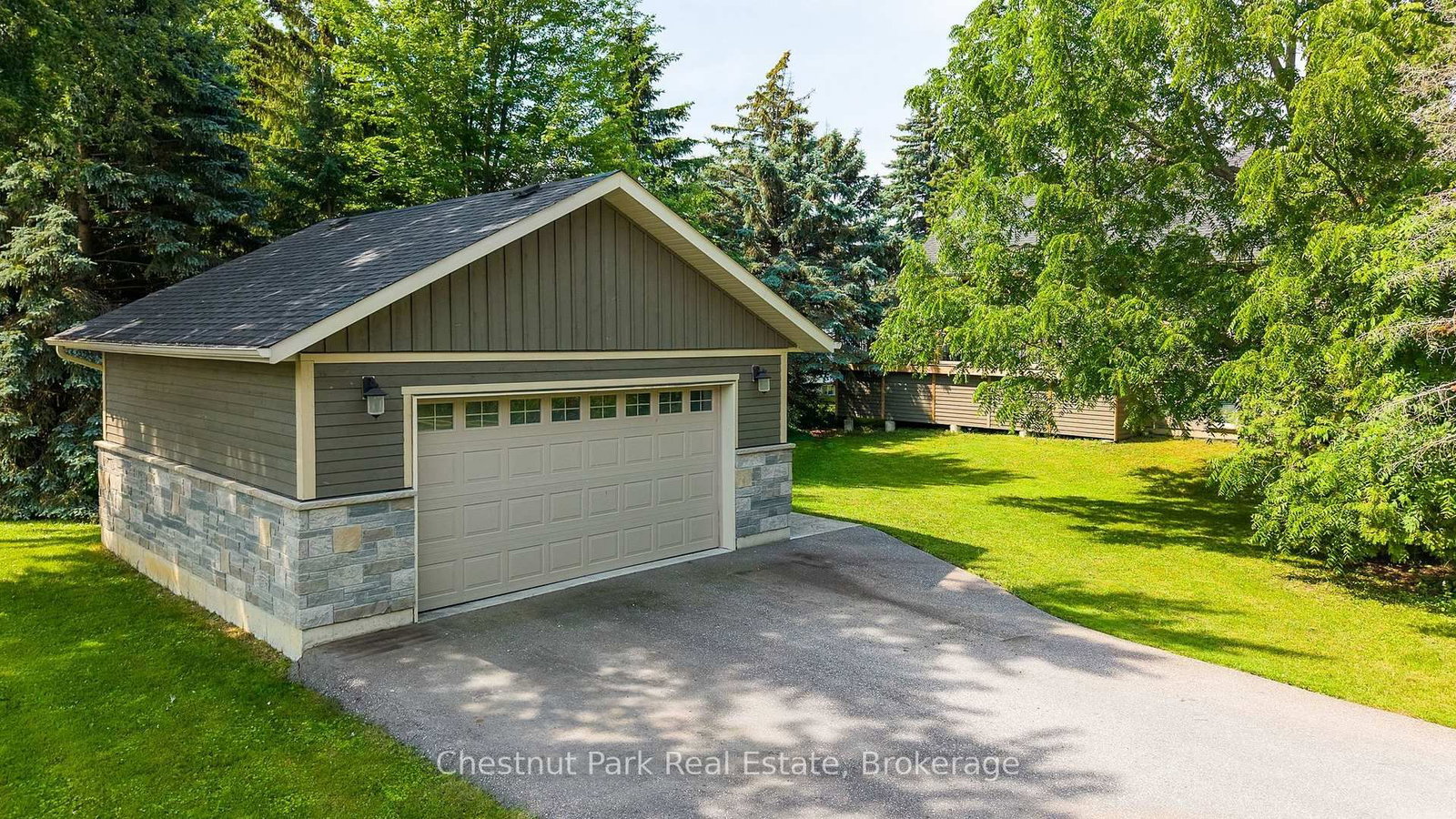 15 Saunders Street • Collingwood, ON photo 38