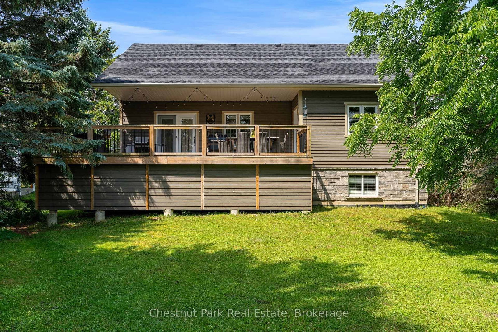 15 Saunders Street • Collingwood, ON photo 8