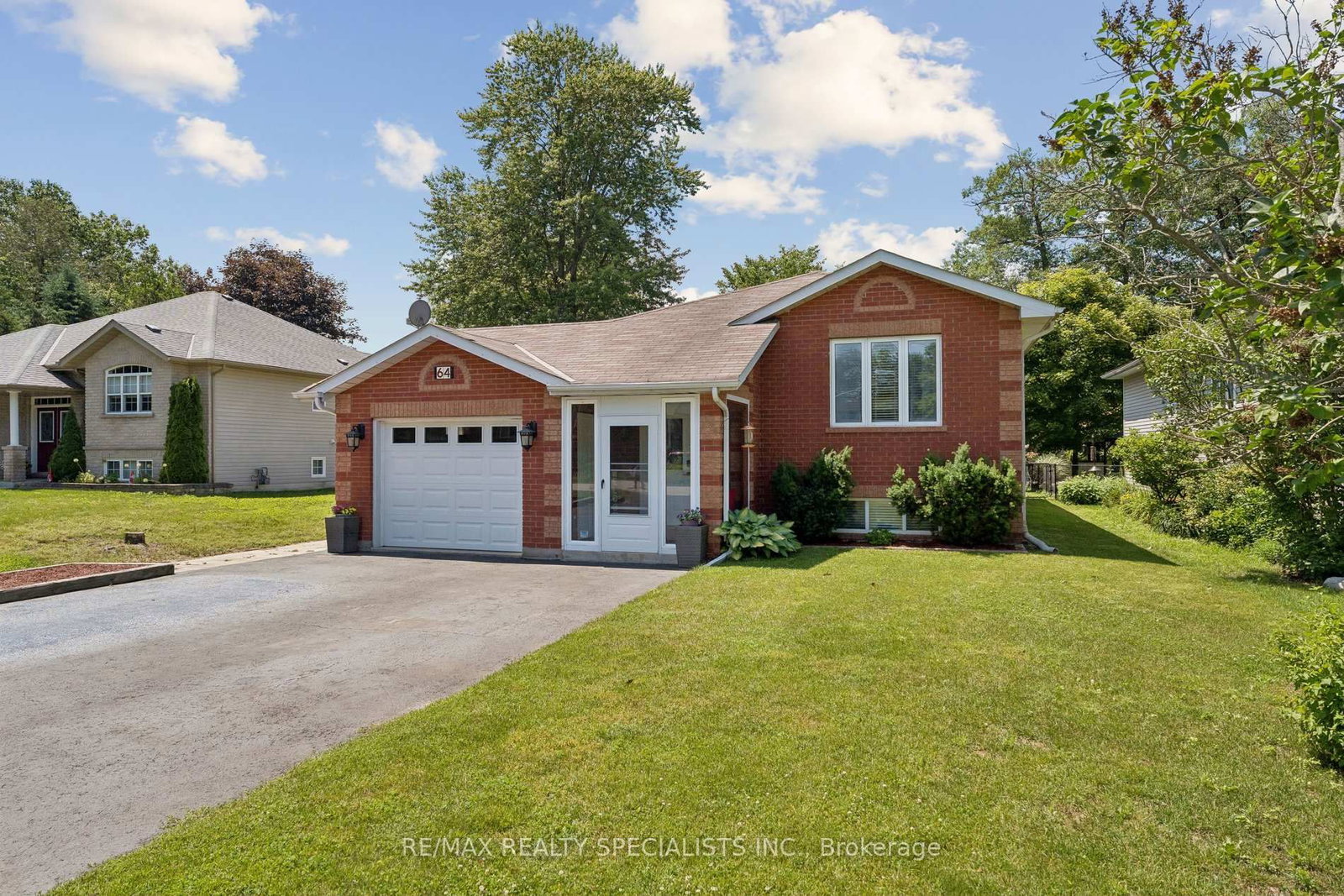 64 Smallman Drive • Wasaga Beach, ON photo 2
