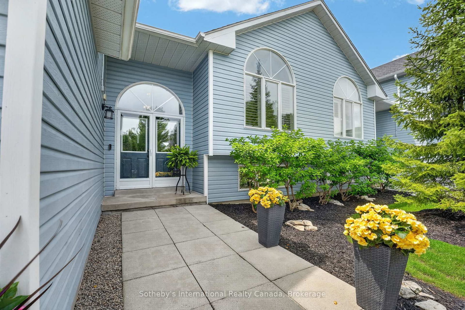 20 Sundial Court • Collingwood, ON photo 4