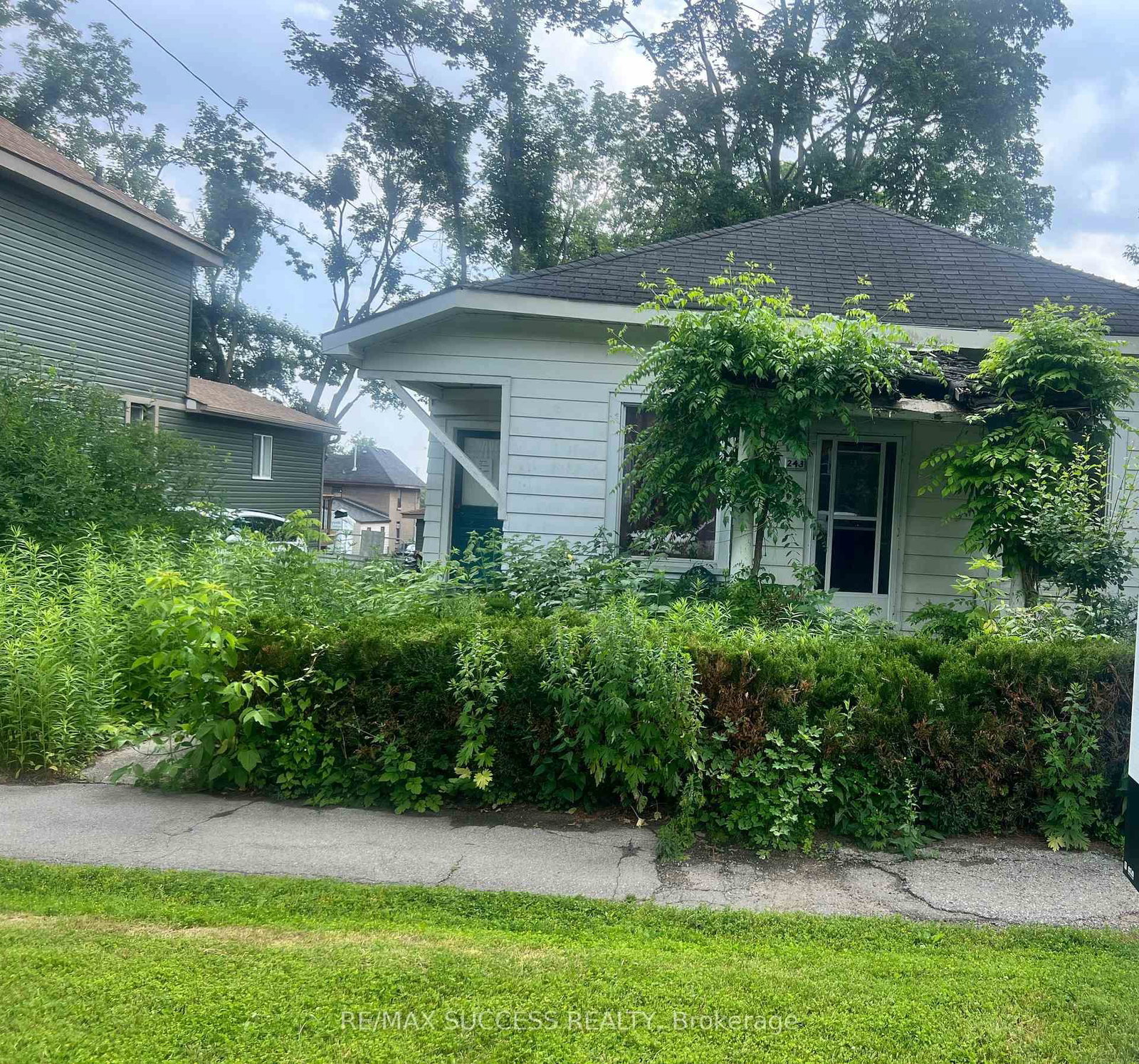 243 Harvey Street W • Orillia, ON photo 38