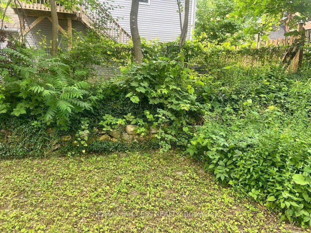 243 Harvey Street W • Orillia, ON photo 40