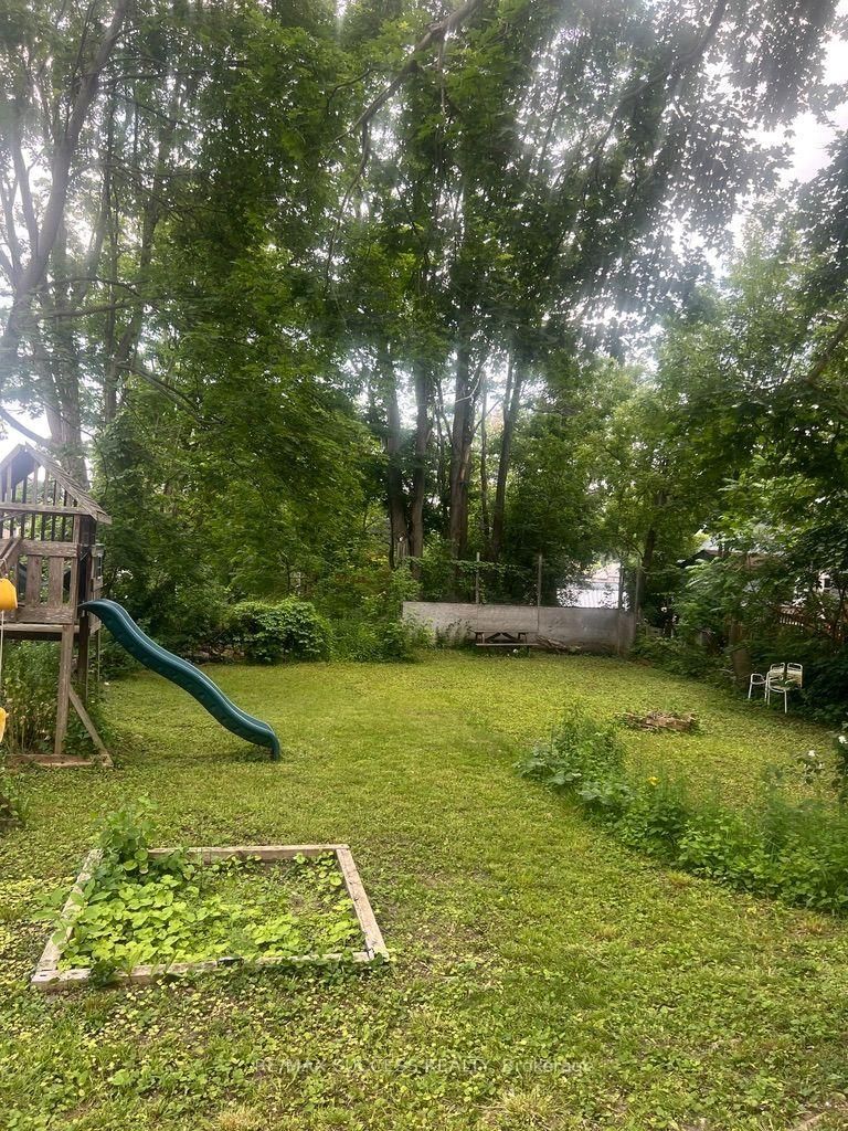 243 Harvey Street W • Orillia, ON photo 42