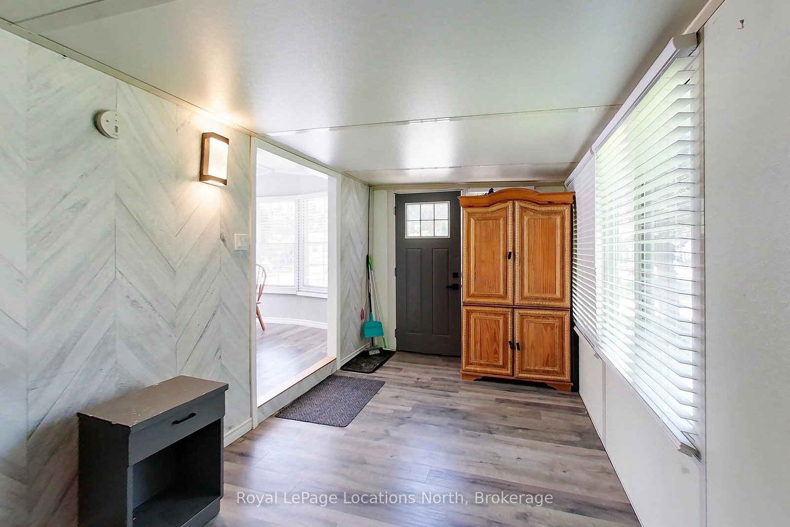 3 Prince Rupert Avenue • Springwater, ON photo 9