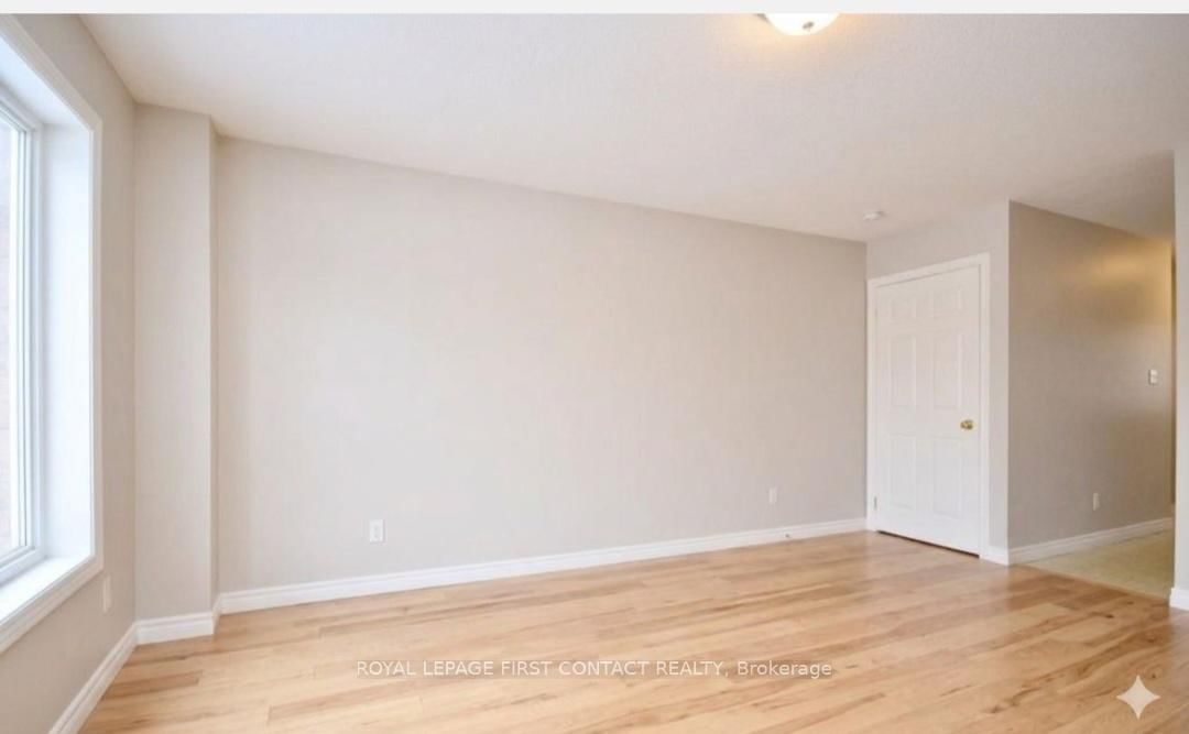 88 Michael Crescent • Barrie, ON photo 3