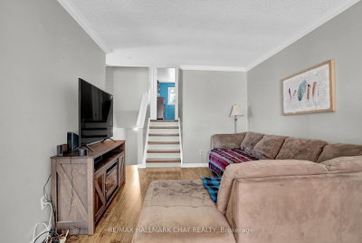 16 Austen Lane • Barrie, ON photo 8