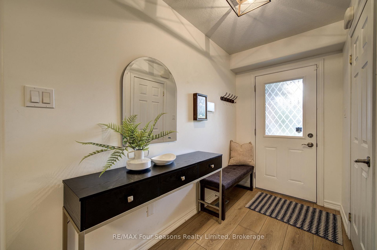 60 Barr Street • Collingwood, ON photo 3