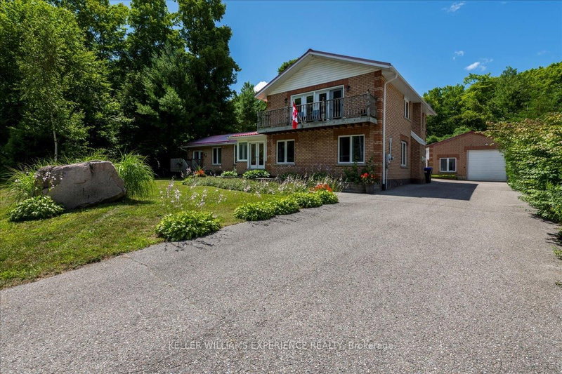 1512 Champlain Road, Tiny