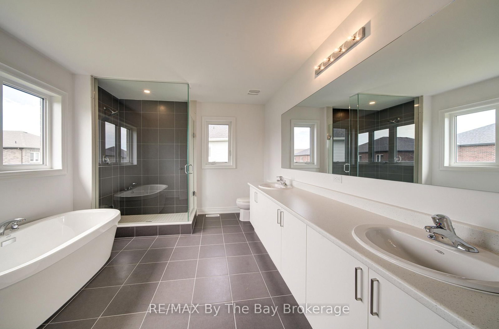 19 Amber Drive • Wasaga Beach, ON photo 16