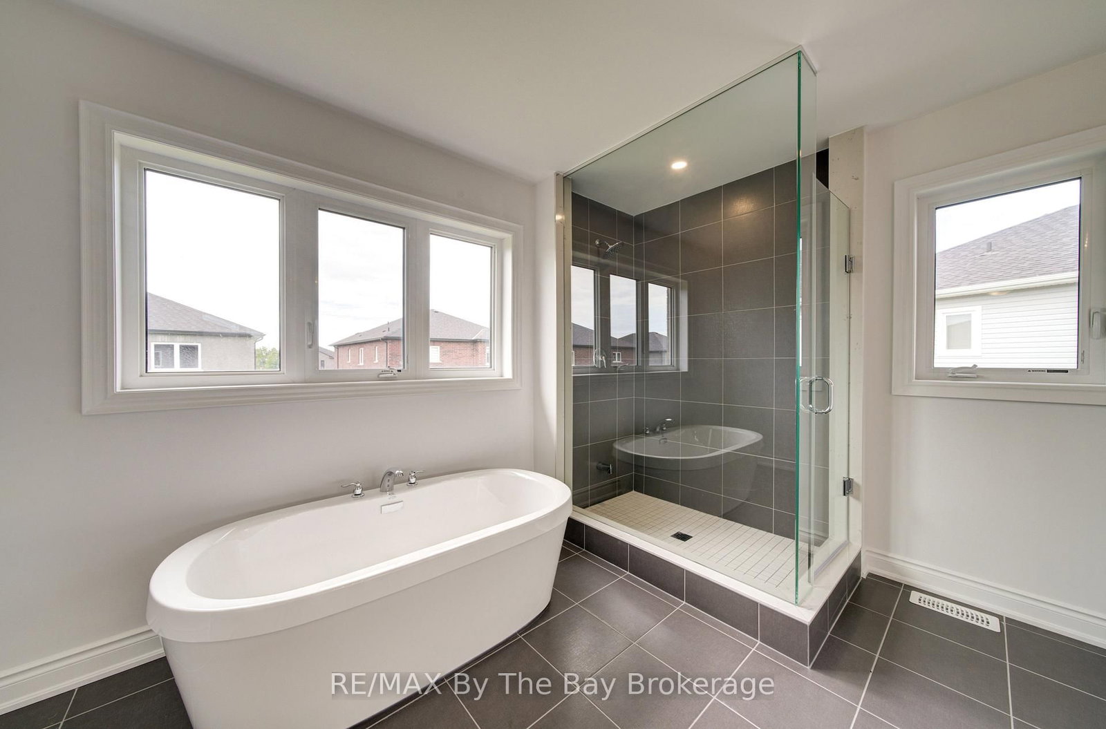 19 Amber Drive • Wasaga Beach, ON photo 17