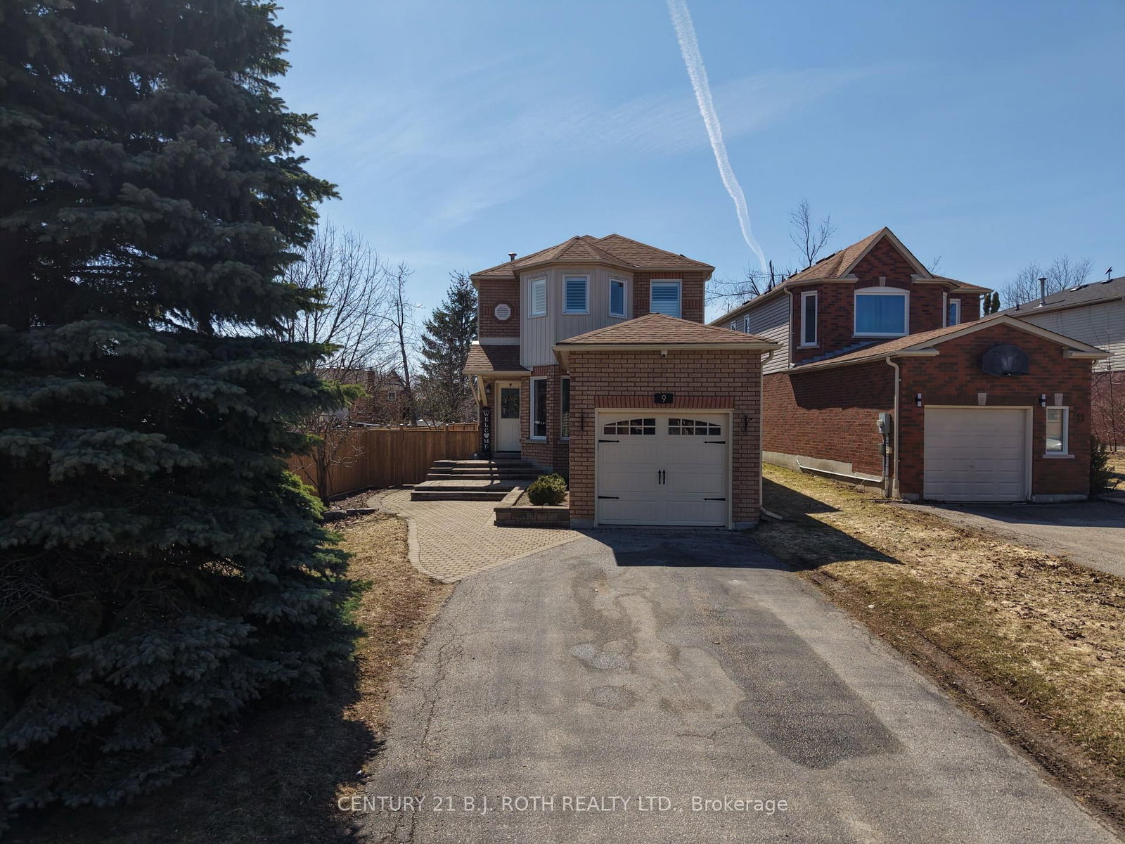 9 Laidlaw Drive N • Barrie, ON photo 3