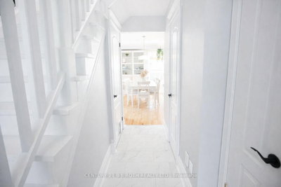 9 Laidlaw Drive N • Barrie, ON photo 4