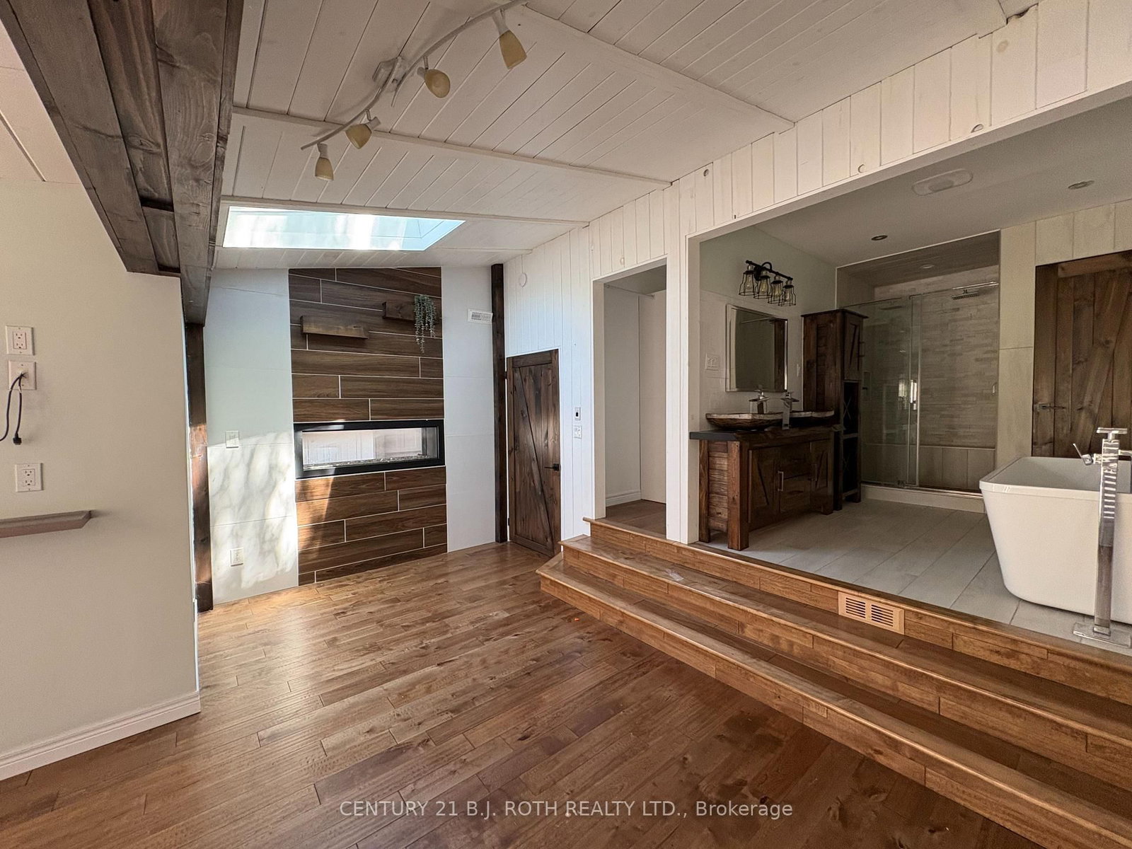 288 E RIVER Road • Wasaga Beach, ON photo 23