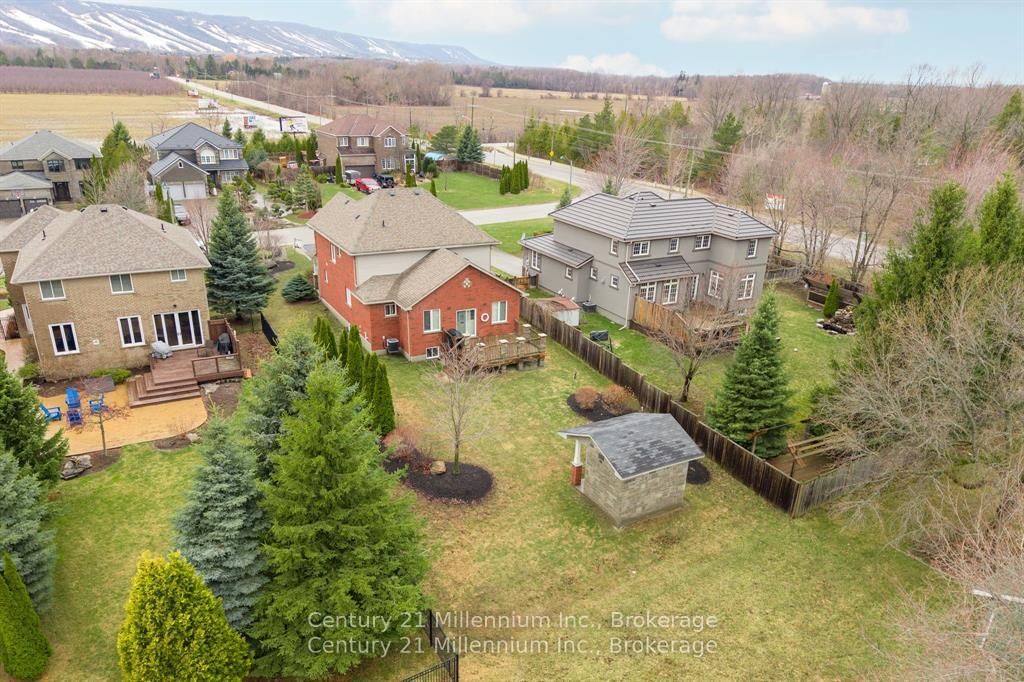 9 Hill Street • Collingwood, ON photo 21