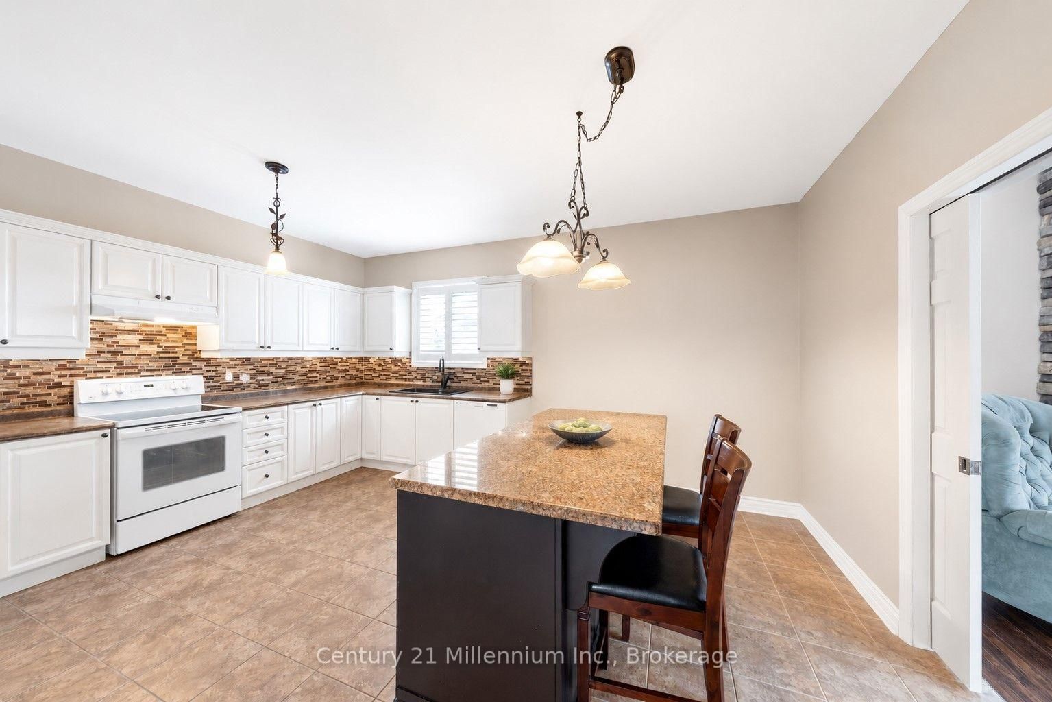 9 Hill Street • Collingwood, ON photo 5