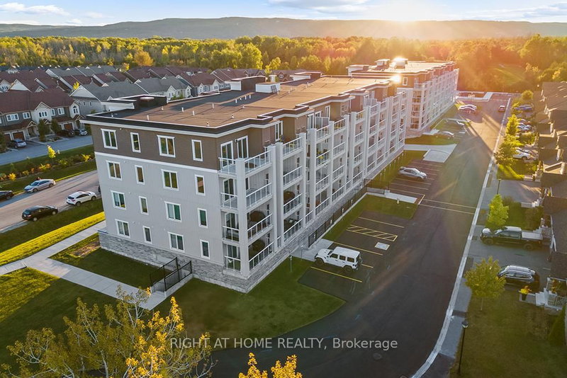 215 - 5 Spooner Crescent