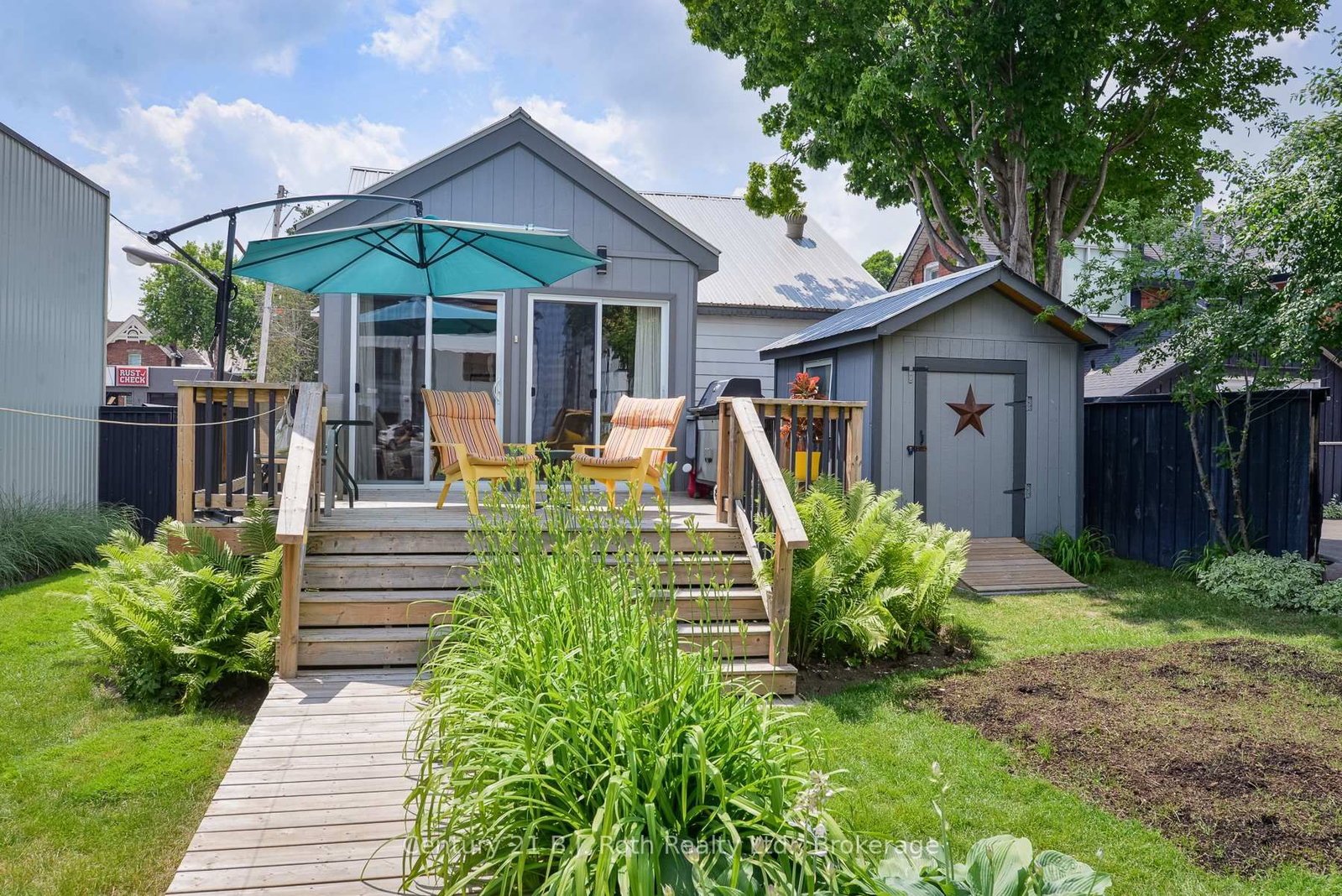 100 Laclie Street • Orillia, ON photo 6