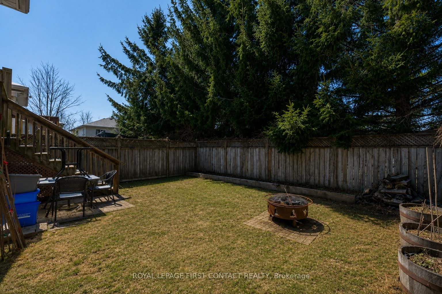 36 CHURCHLAND Drive • Barrie, ON photo 5