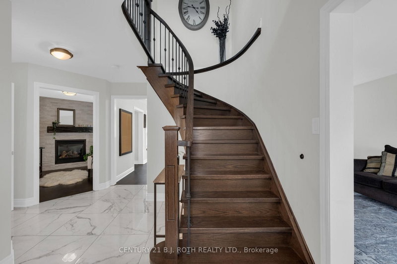 16 Longman Drive