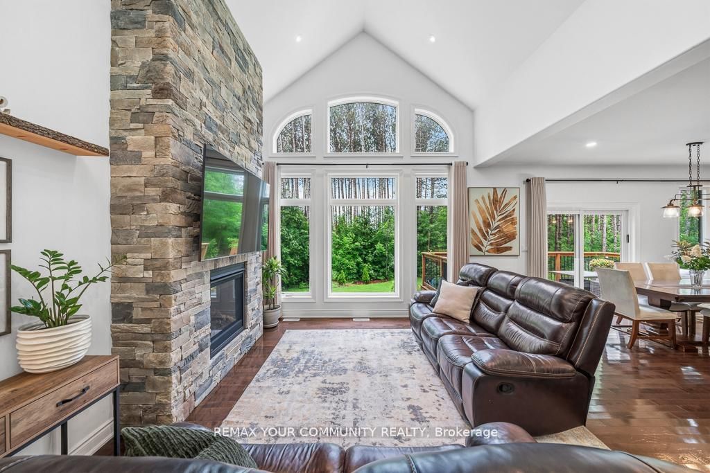 38 Windermere Circle • Tay, ON photo 13