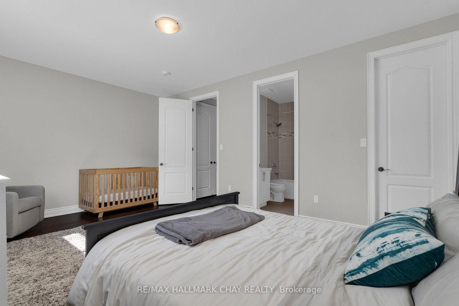 69 Prince George Crescent • Barrie, ON photo 14