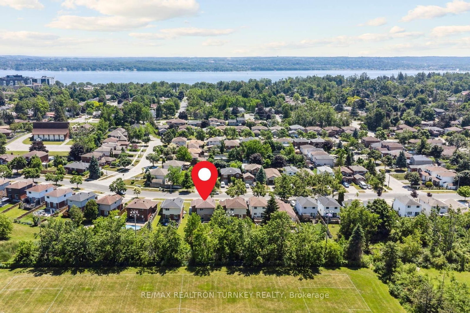Upper - 62 Arthur Avenue, Barrie 2