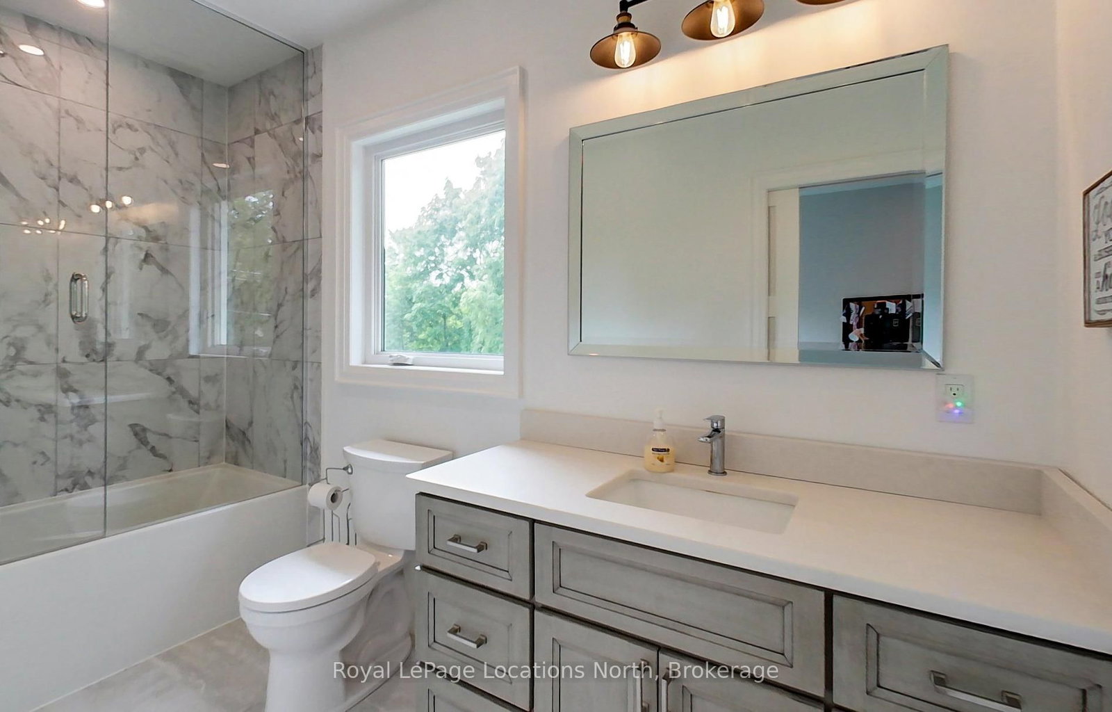 245 Jane Street • Clearview, ON photo 37