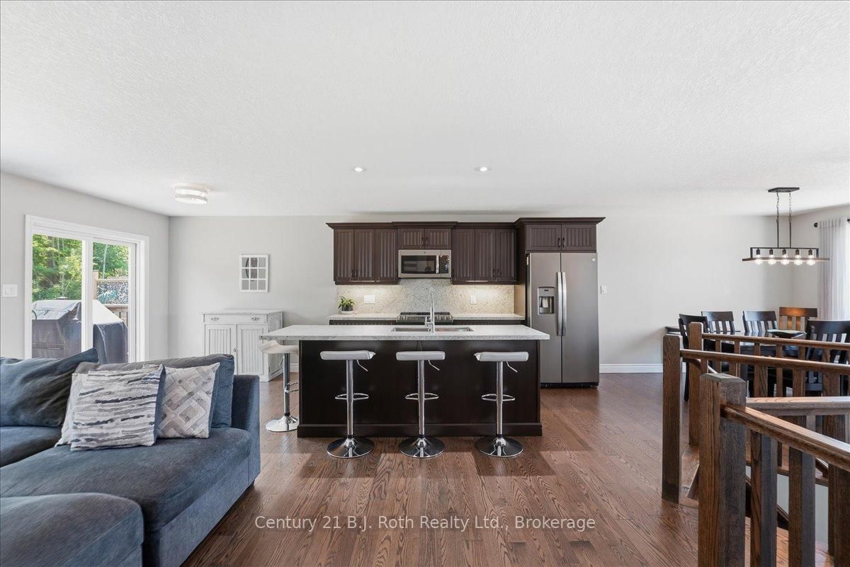 27 Ralph Dalton Boulevard • Tay, ON photo 10