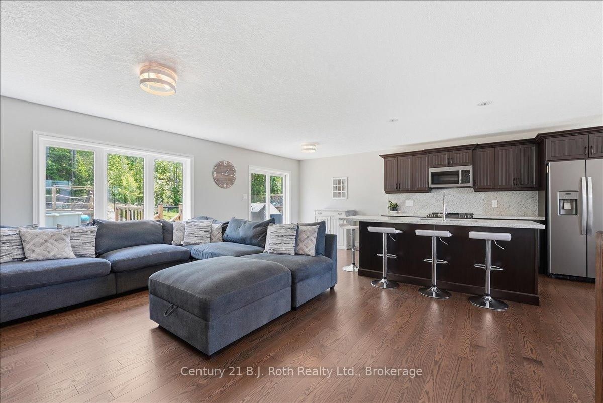27 Ralph Dalton Boulevard • Tay, ON photo 12