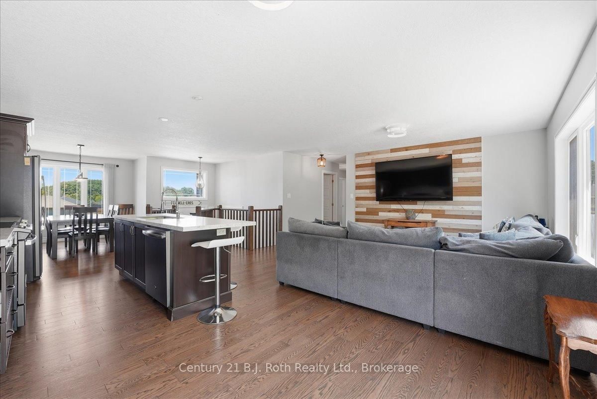 27 Ralph Dalton Boulevard • Tay, ON photo 19