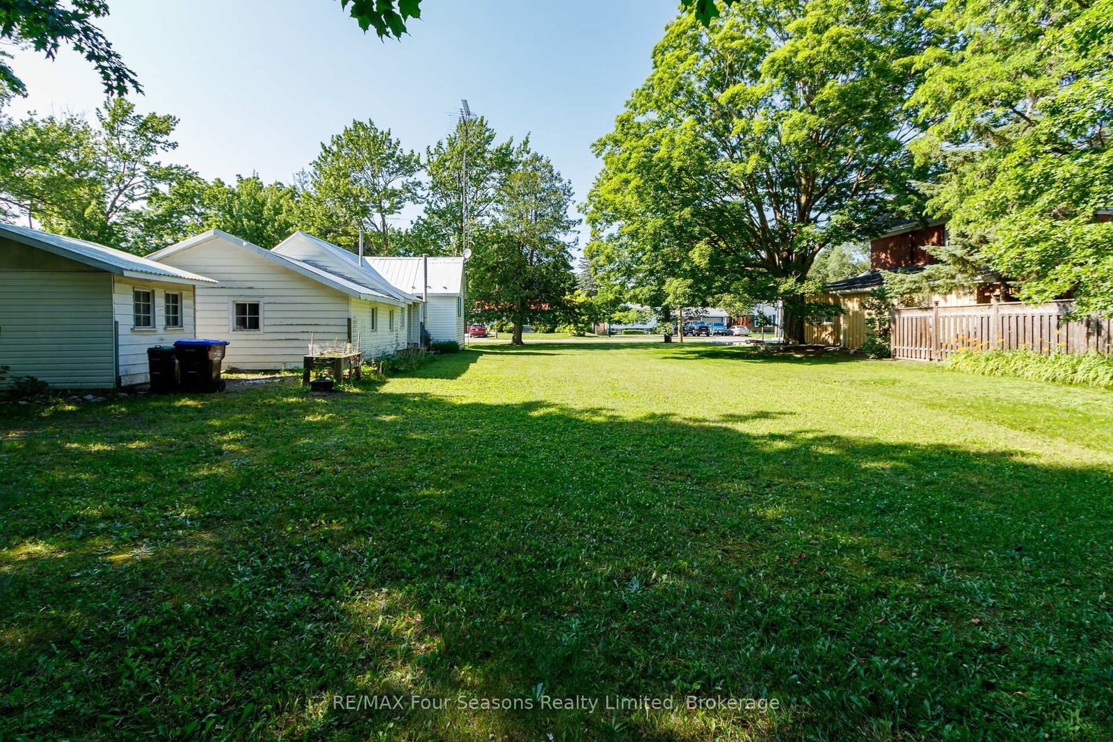 201 Sunnidale Street • Clearview, ON photo 28