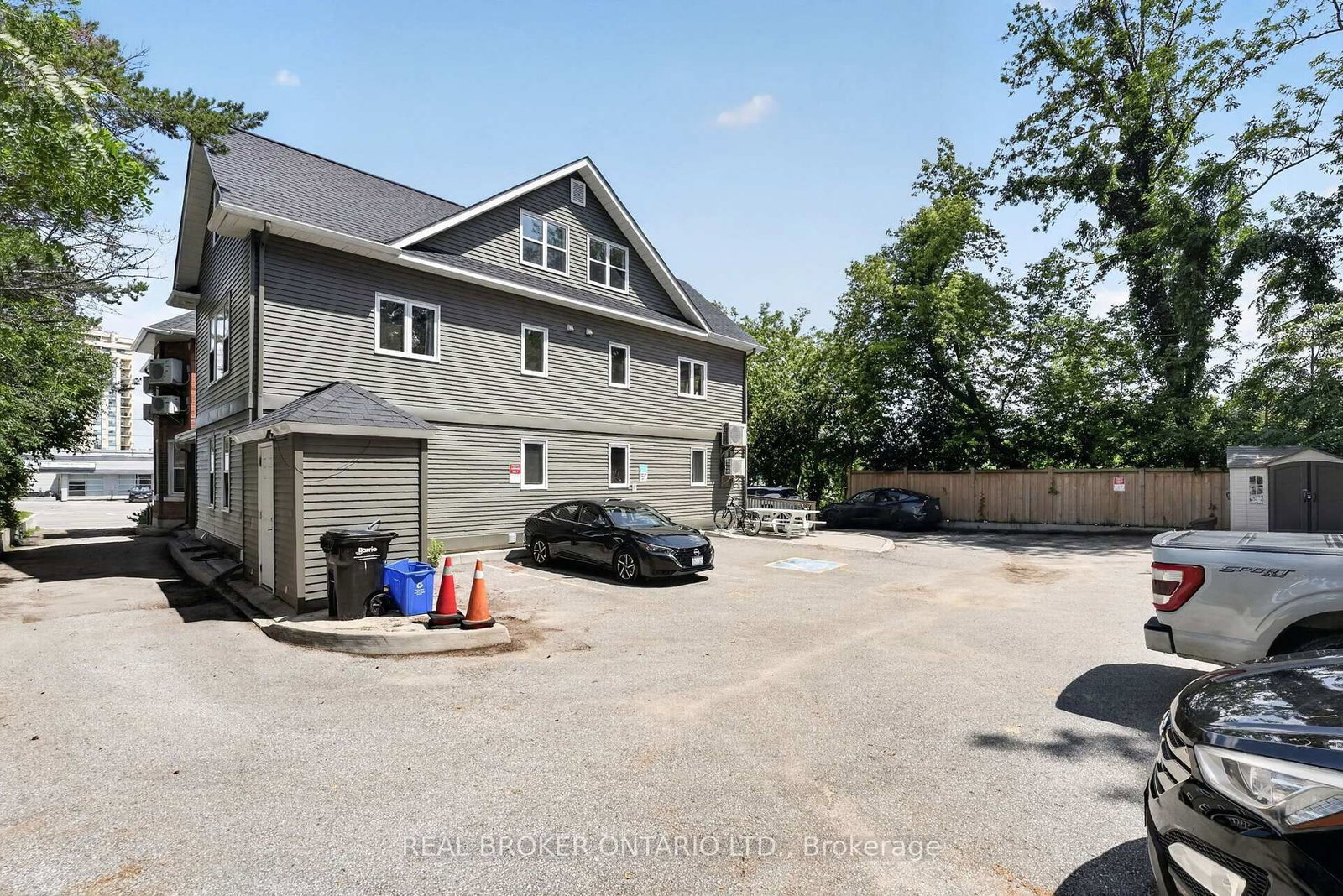 170 BRADFORD Street photo 8