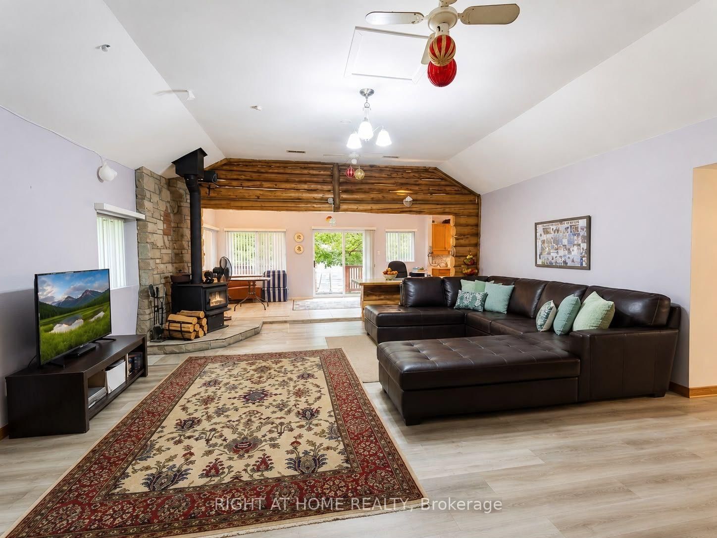 5470 Penetanguishene Road, Springwater 2
