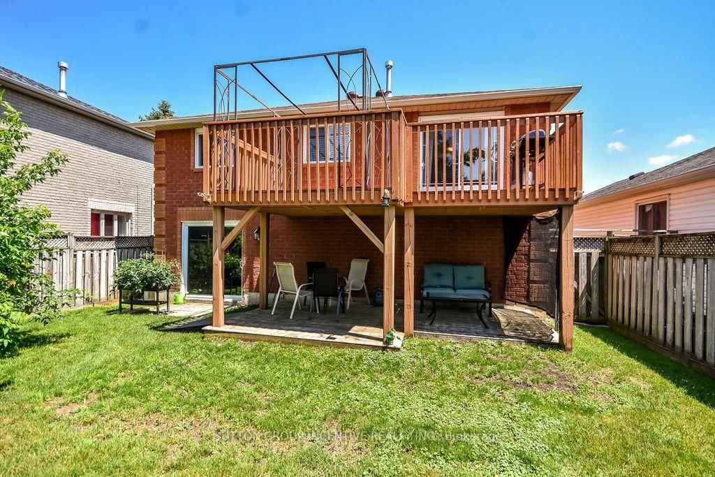 10 Palling Lane • Barrie, ON photo 10