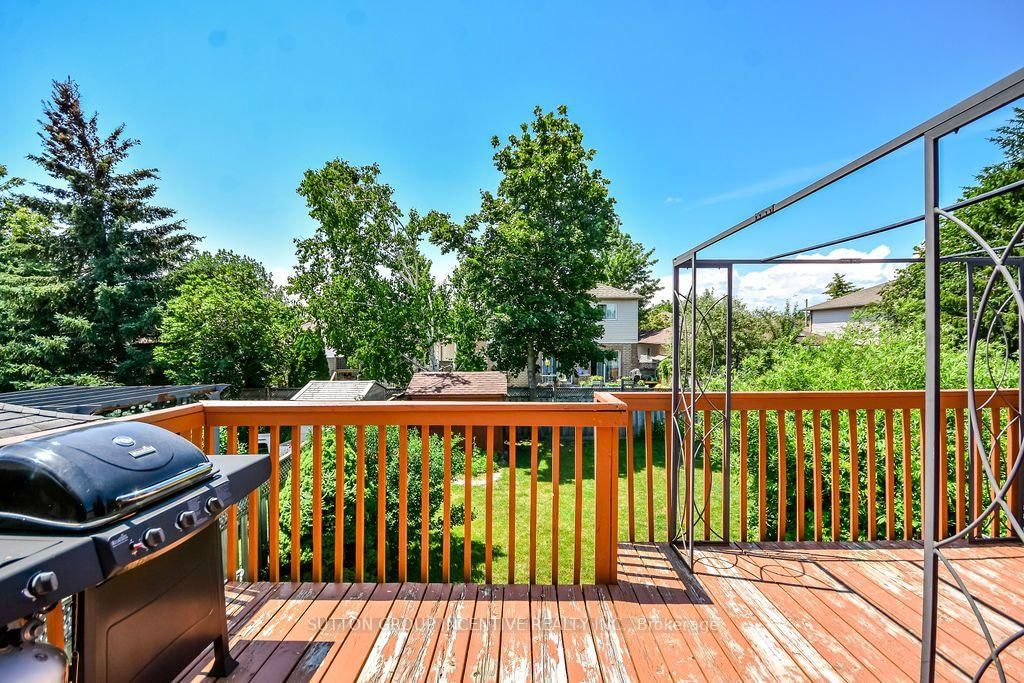 10 Palling Lane • Barrie, ON photo 13