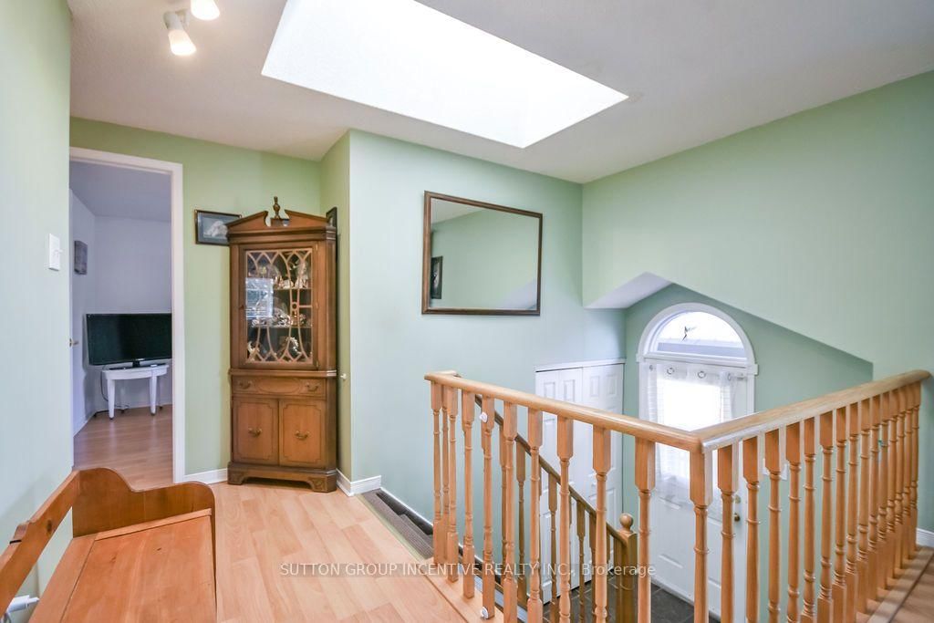 10 Palling Lane • Barrie, ON photo 14