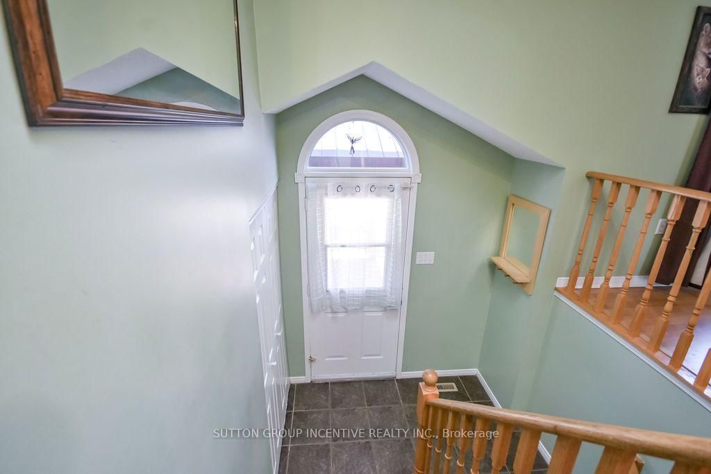 10 Palling Lane • Barrie, ON photo 15
