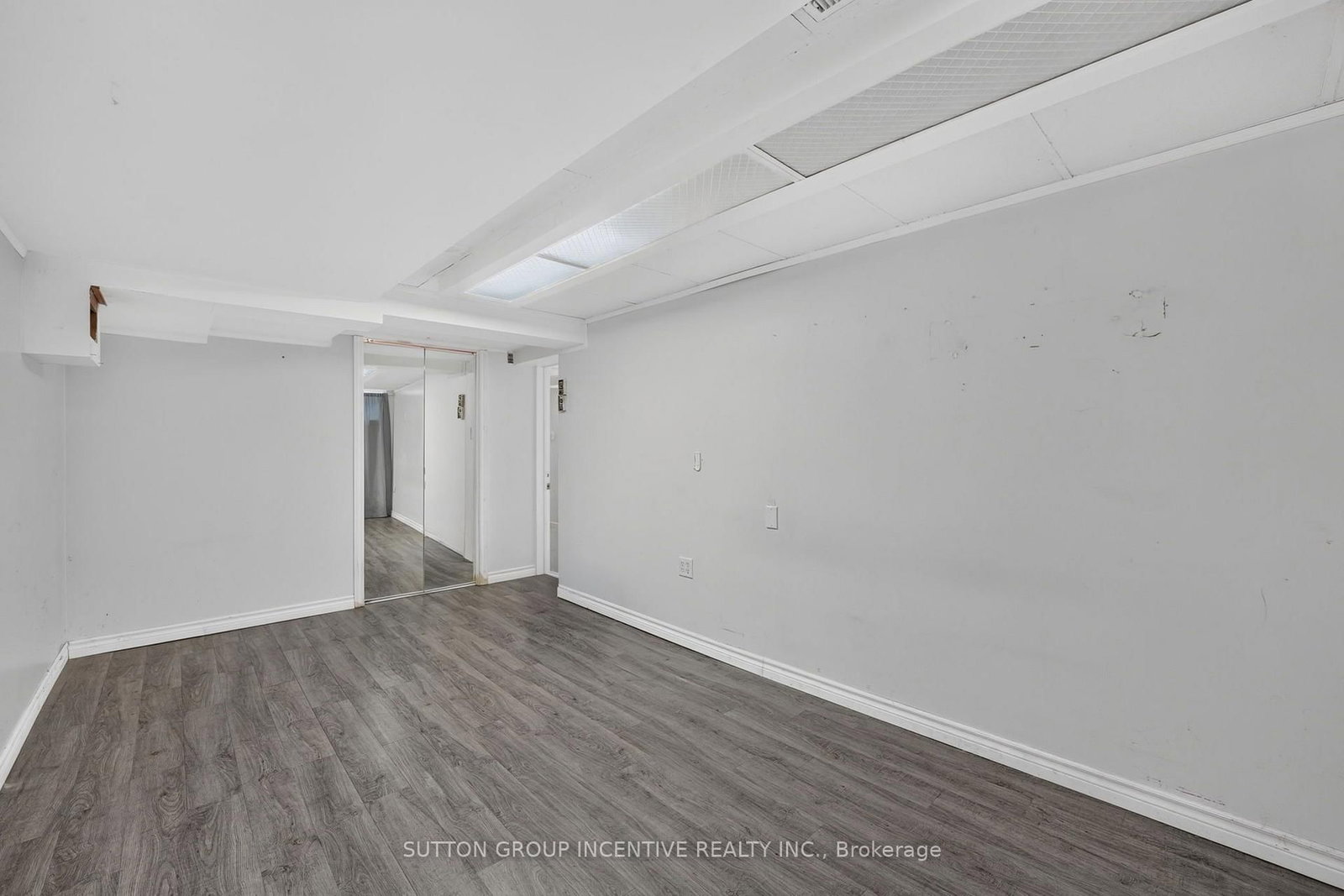 1209 St Vincent Street N • Springwater, ON photo 28