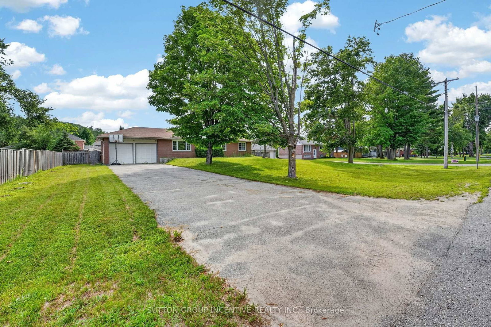 1209 St Vincent Street N • Springwater, ON photo 4