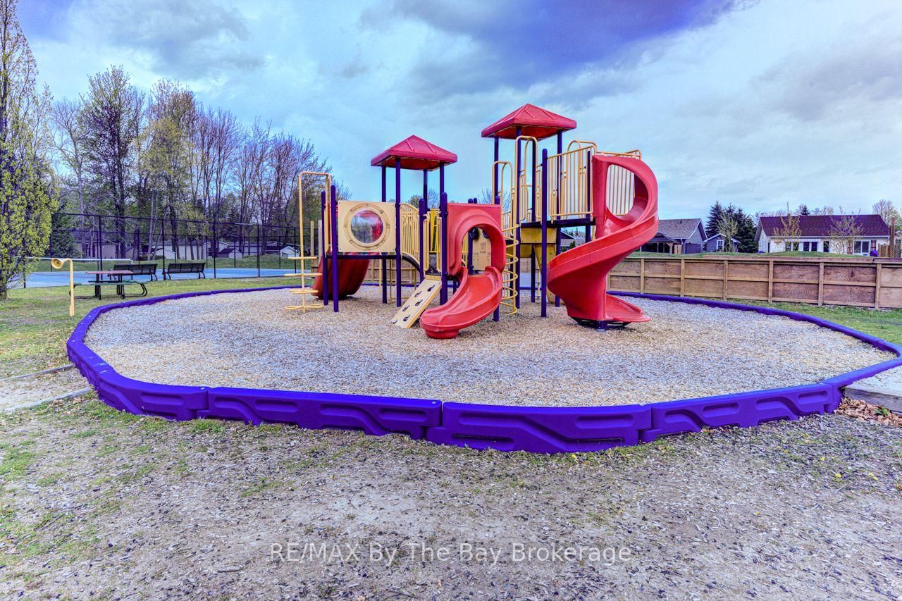 85 THEME PARK Drive • #92 • Wasaga Beach, ON photo 25