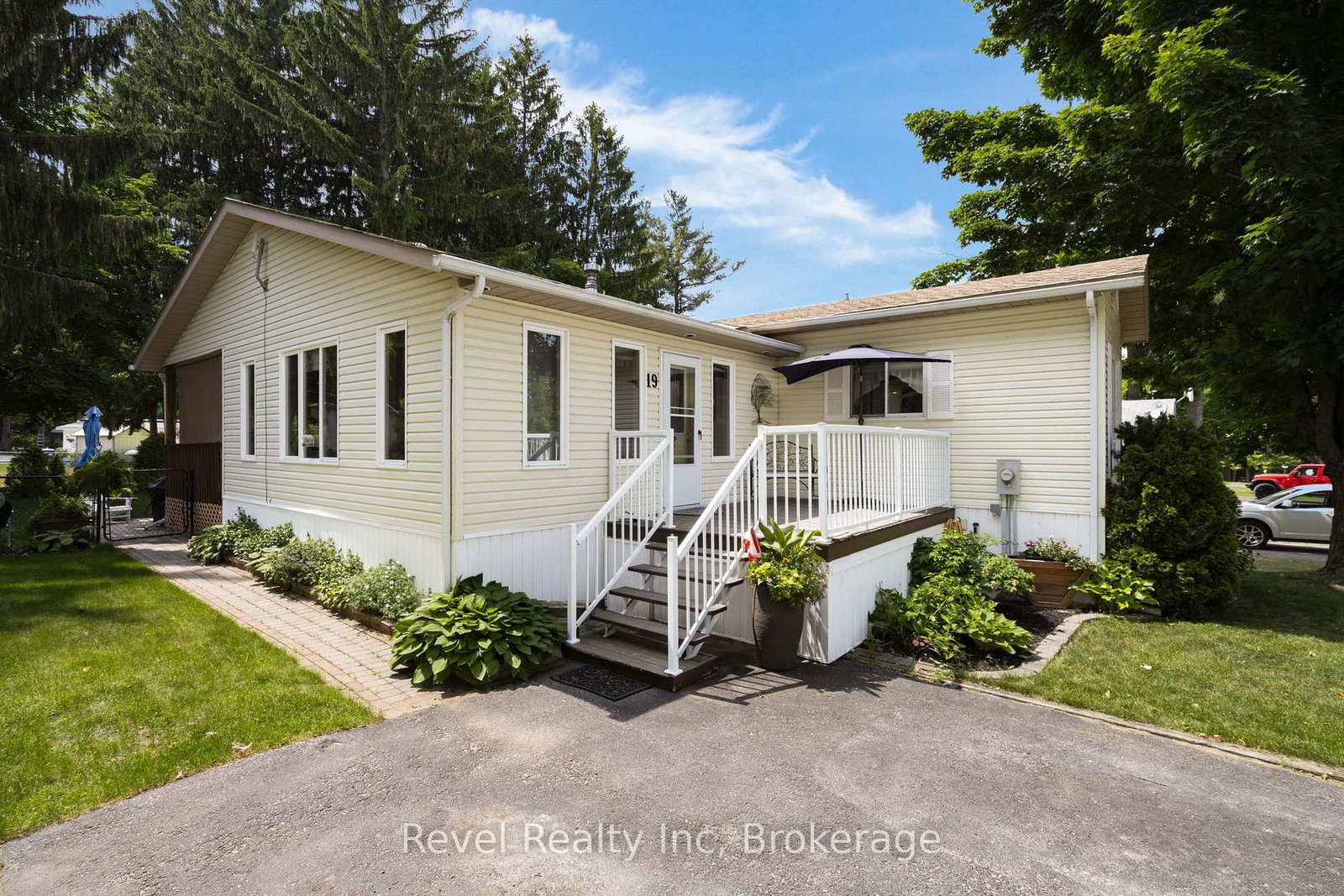 5411 Elliott Side Road • #19 • Tay, ON photo 2